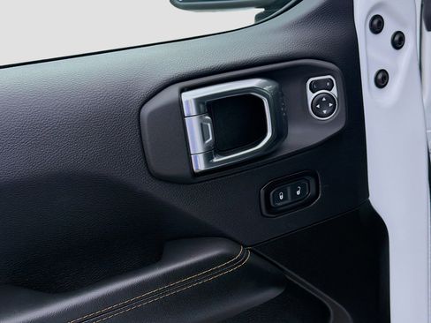 Used 2025 Jeep Wrangler Sahara w/ Safety Group image 16