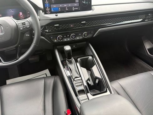 Used 2023 Honda Accord EX-L image 16
