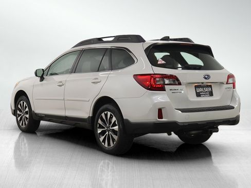 Used 2017 Subaru Outback 2.5i Limited image 3