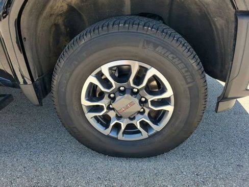 Used 2024 GMC Sierra 2500 SLE w/ SLE Value Package; AWD/4WD image 5