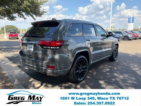 Used 2019 Jeep Grand Cherokee Altitude RWD image 8