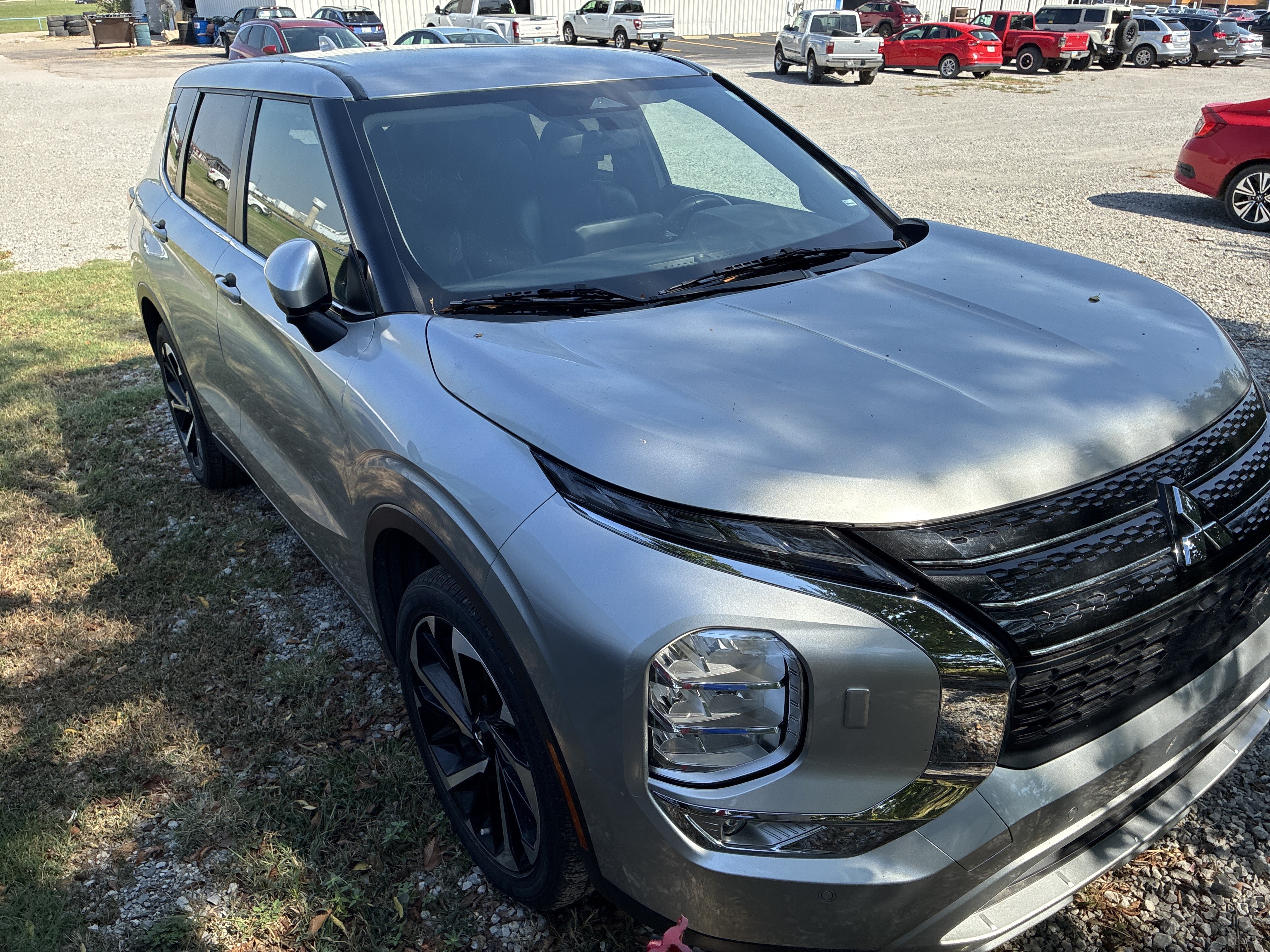Used 2024 Mitsubishi Outlander SE AWD/4WD image 2