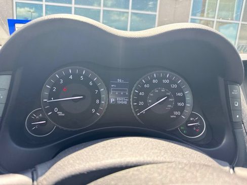 Used 2015 INFINITI Q70 3.7 RWD image 5