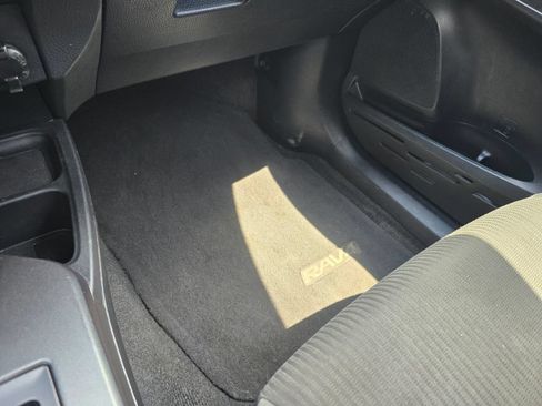 Used 2016 Toyota RAV4 LE FWD image 31