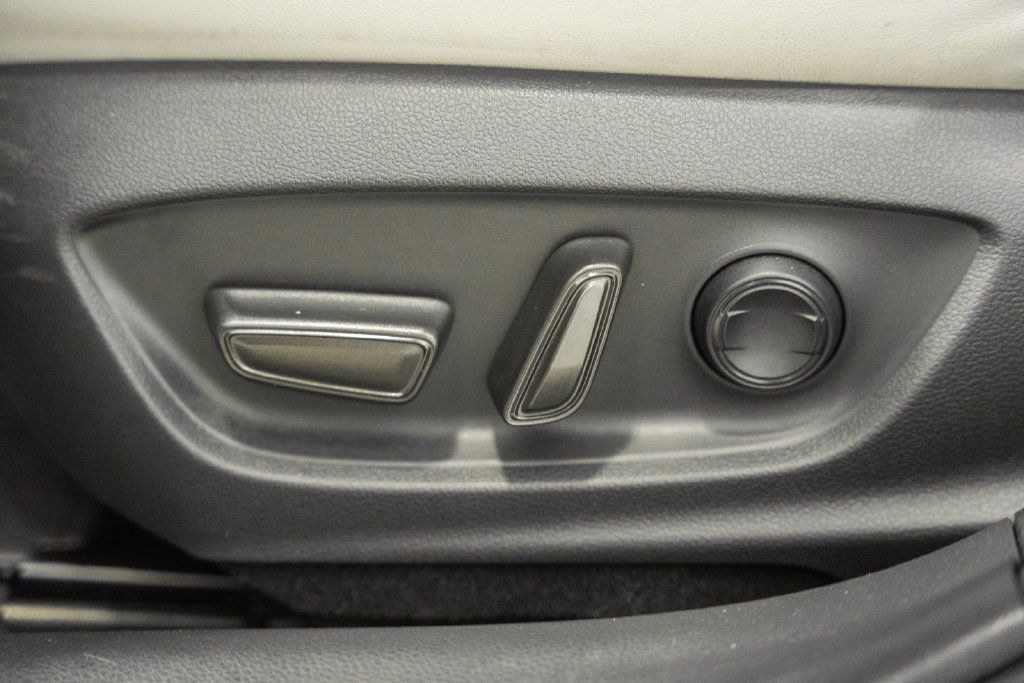 Used 2024 Toyota Prius Limited AWD/4WD image 36
