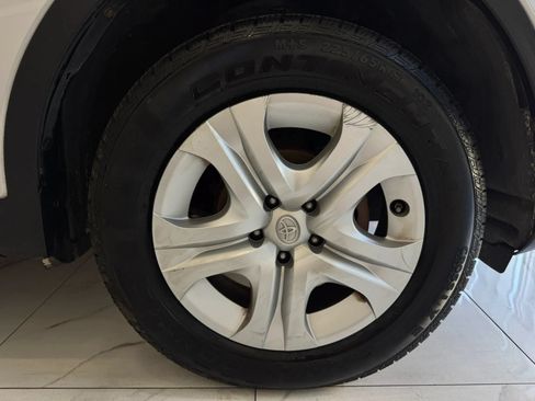 Used 2015 Toyota RAV4 LE AWD/4WD image 11