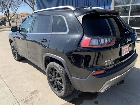 Used 2019 Jeep Cherokee Limited image 8