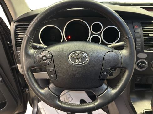 Used 2011 Toyota Tundra Limited w/ Memory Pkg image 15