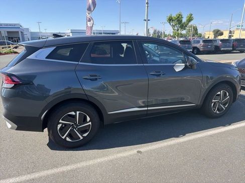 Used 2025 Kia Sportage LX FWD image 4