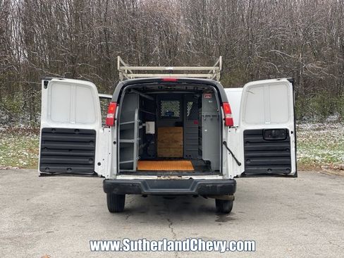 Used 2017 GMC Savana 3500 image 26