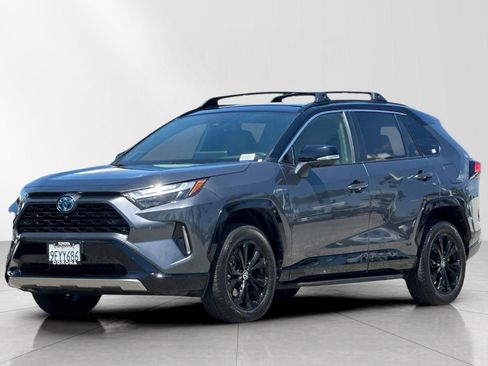 Used 2023 Toyota RAV4 XSE AWD/4WD image 8