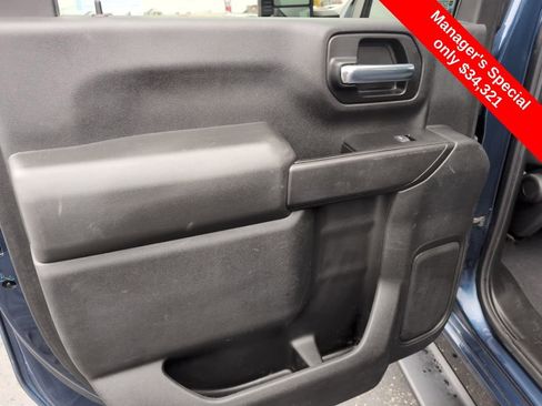 Used 2020 Chevrolet Silverado 2500 Custom w/ Custom Convenience Package image 12