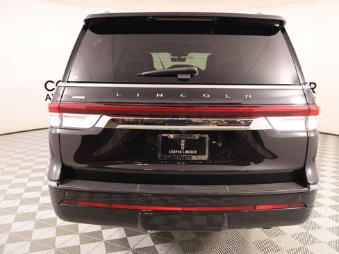Used 2022 Lincoln Navigator Reserve image 24