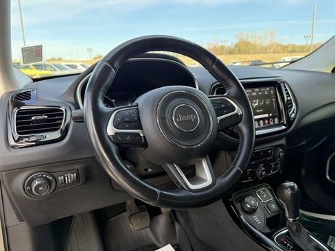 Used 2019 Jeep Compass Limited image 16