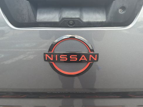 Certified 2022 Nissan Frontier PRO-4X w/ Technology Package AWD/4WD image 17