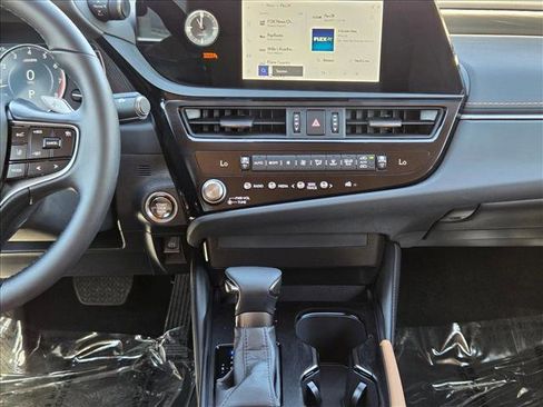 Used 2025 Lexus ES 350 image 15