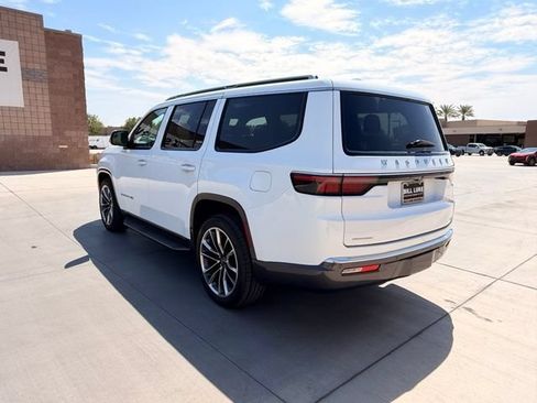 Used 2022 Jeep Wagoneer Series II w/ Premium Group I AWD/4WD image 10