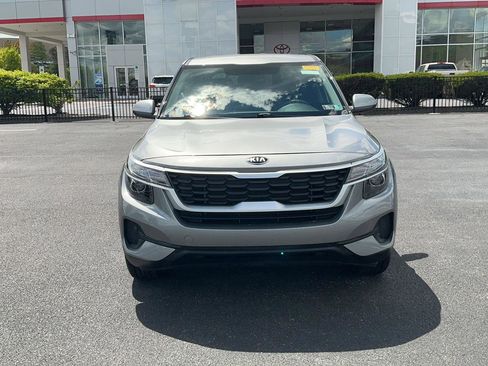 Used 2021 Kia Seltos LX AWD/4WD image 2