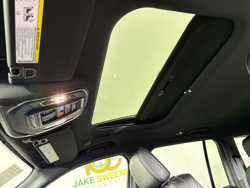 New 2025 Jeep Grand Cherokee Altitude image 21