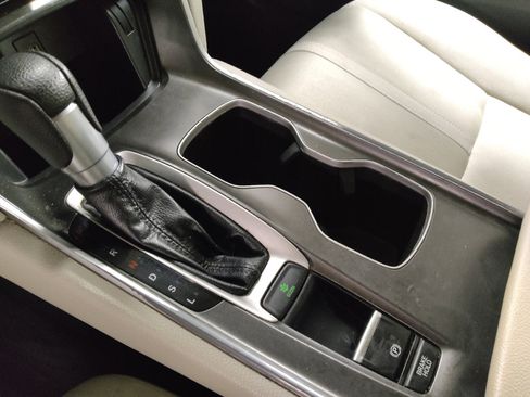 Used 2019 Honda Accord EX image 26