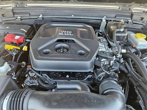 Used 2022 Jeep Wrangler Unlimited Sport AWD/4WD image 22