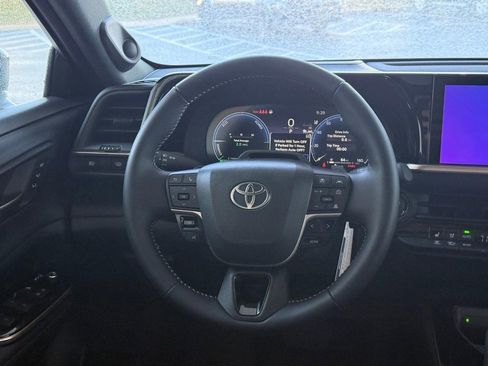 New 2026 Toyota Crown Platinum image 9