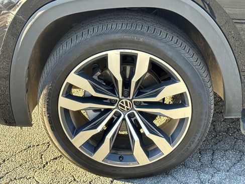 Used 2022 Volkswagen Atlas SEL Premium image 11