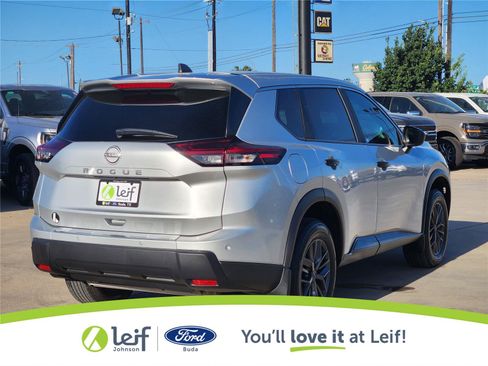 Used 2024 Nissan Rogue S FWD image 3