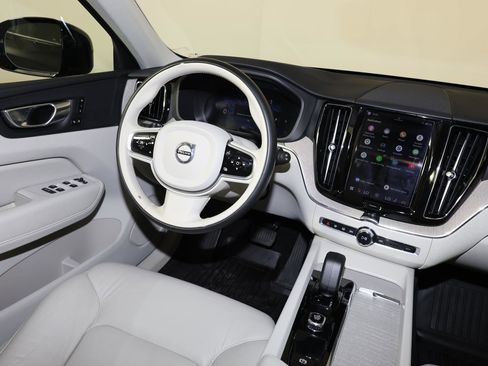Used 2023 Volvo XC60 B5 Plus w/ Protection Package Premier image 9