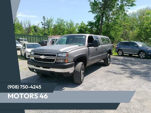Used 2006 Chevrolet Silverado 2500 W/T w/ Skid Plate Package AWD/4WD image 1