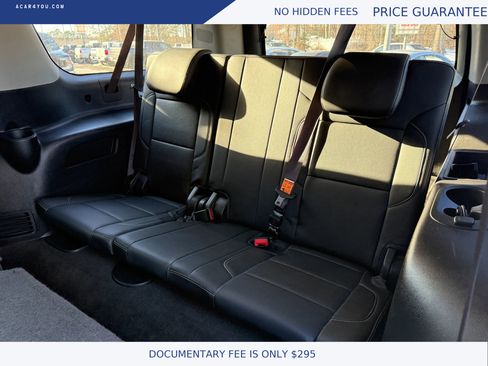 Used 2017 Chevrolet Suburban LT image 12
