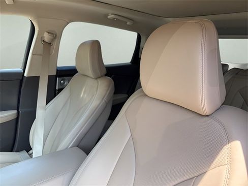 Used 2022 Lincoln Nautilus Reserve w/ Equipment Group 202A image 8