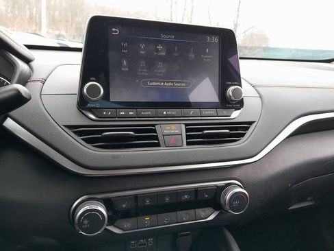 Used 2019 Nissan Altima 2.5 SR w/ SR Premium Package image 22