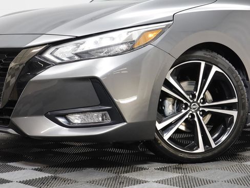 Used 2020 Nissan Sentra SR image 3