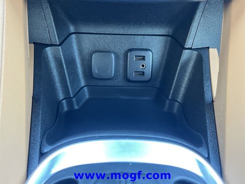 Used 2018 Chevrolet Volt Premier w/ Driver Confidence Package image 10