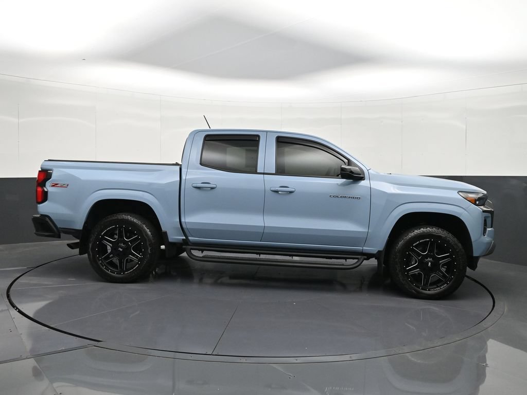 Used 2025 Chevrolet Colorado Z71 w/ Technology Package AWD/4WD image 6