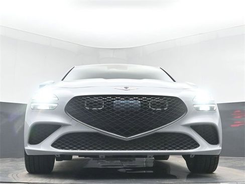 Used 2022 Genesis G70 2.0T image 44