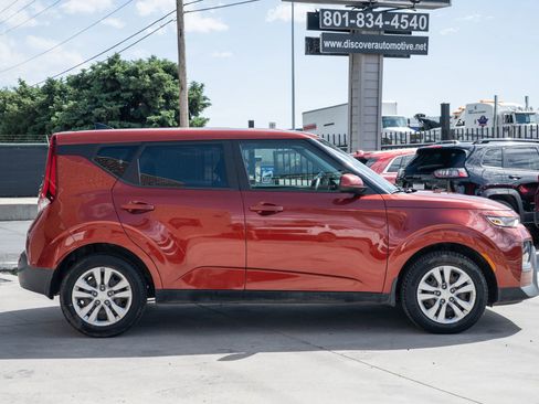 Used 2021 Kia Soul LX FWD image 11