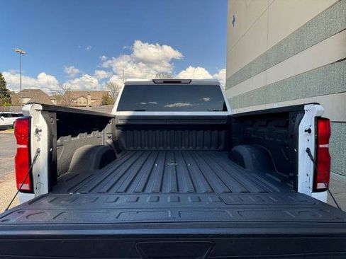 Used 2024 Chevrolet Silverado 2500 LTZ w/ LTZ Convenience Package AWD/4WD image 17