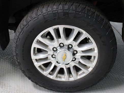 Used 2022 Chevrolet Silverado 3500 High Country image 9