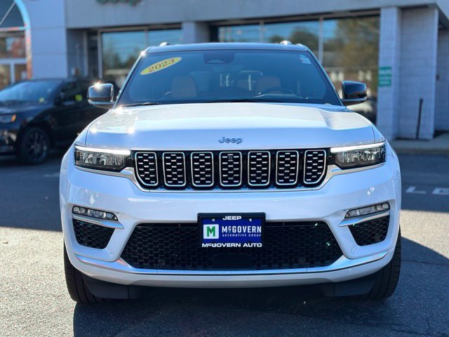 Used 2023 Jeep Grand Cherokee Summit AWD/4WD image 9