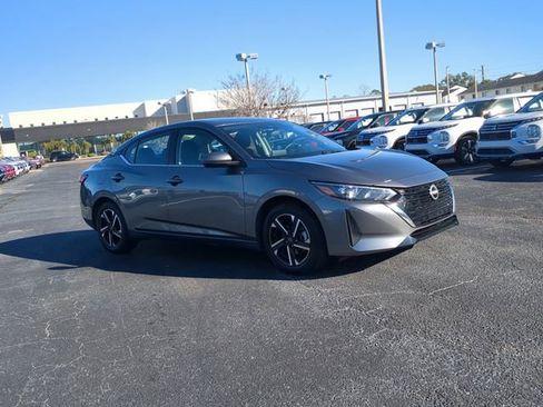 Used 2024 Nissan Sentra SV image 4