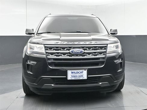 Used 2019 Ford Explorer XLT w/ Equipment Group 202A AWD/4WD image 2