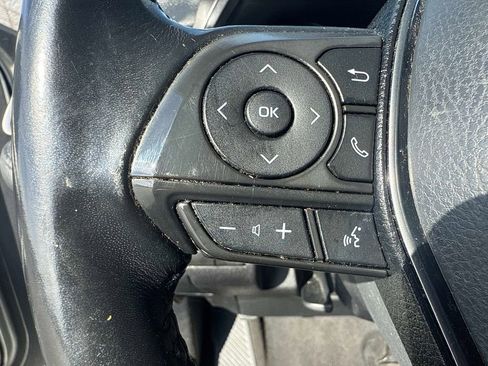 Used 2019 Toyota Camry SE image 29