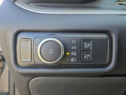Used 2021 Ford Explorer XLT w/ Equipment Group 202A AWD/4WD image 24