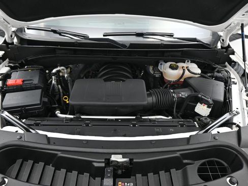 Certified 2024 GMC Yukon SLT w/ SLT Luxury Package image 28