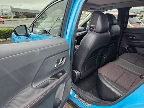 Used 2025 Nissan Kicks SR w/ SR Premium Package image 21