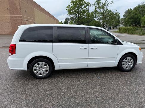 Used 2016 Dodge Grand Caravan SE w/ Quick Order Package 29E SE FWD image 34