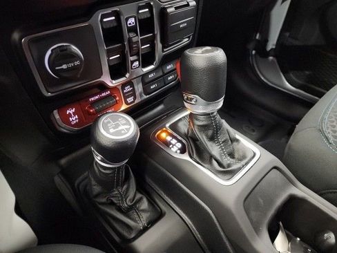 New 2024 Jeep Wrangler Unlimited Rubicon 4xe w/ Convenience Group image 22