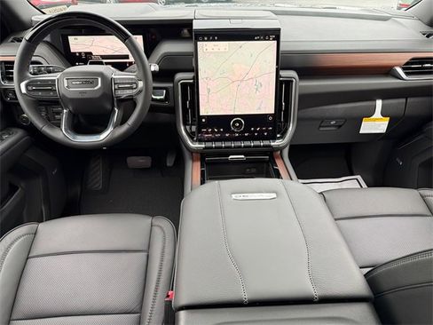 Used 2026 GMC Yukon XL Denali w/ Advanced Technology Package image 24